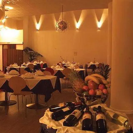 Break Hotel 